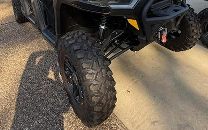 2025 Can-Am® Defender MAX Lone Star HD10