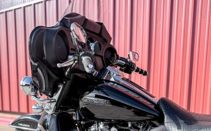 2021 Harley-Davidson® Tri Glide® Ultra Vivid Black