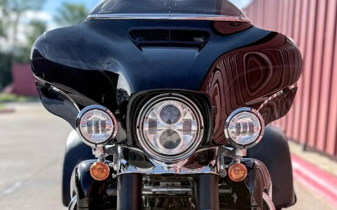 2021 Harley-Davidson® Tri Glide® Ultra Vivid Black