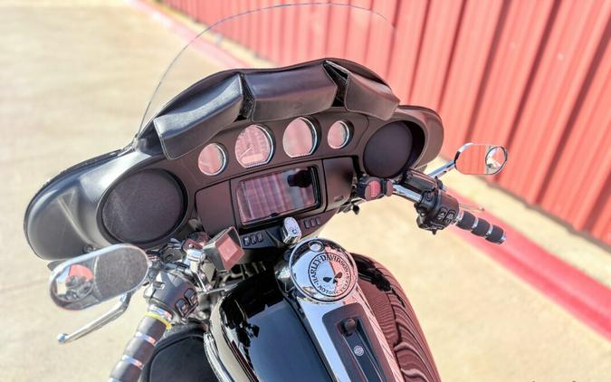2021 Harley-Davidson® Tri Glide® Ultra Vivid Black