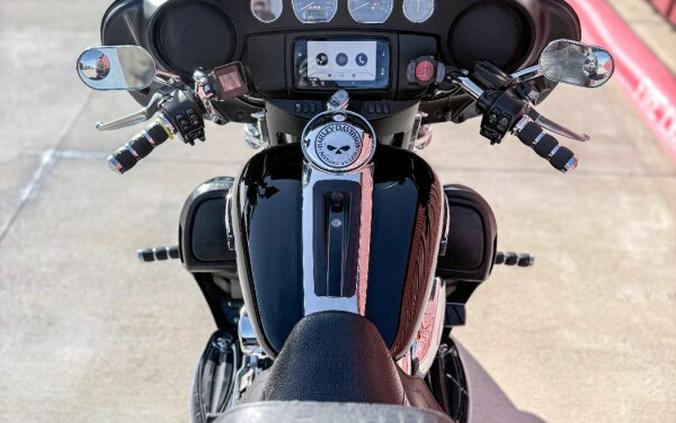 2021 Harley-Davidson® Tri Glide® Ultra Vivid Black