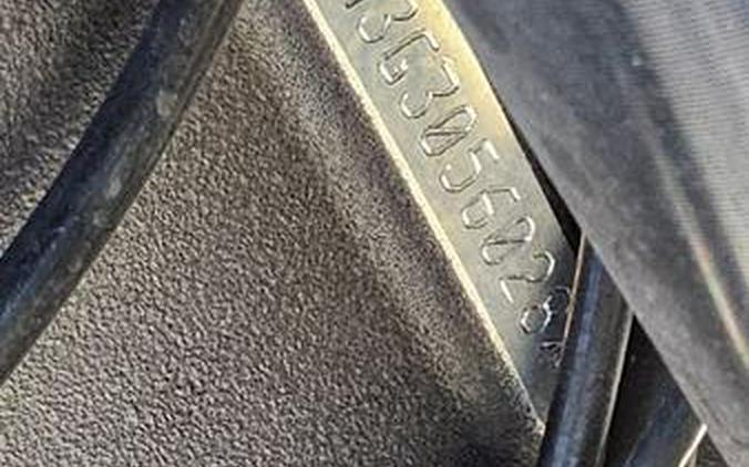 2016 Victory Motorcycles® Magnum® Suede Pearl White with Black & Silver