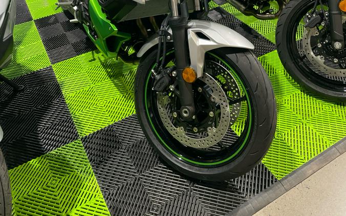 2024 Kawasaki Z7 Hybrid ABS