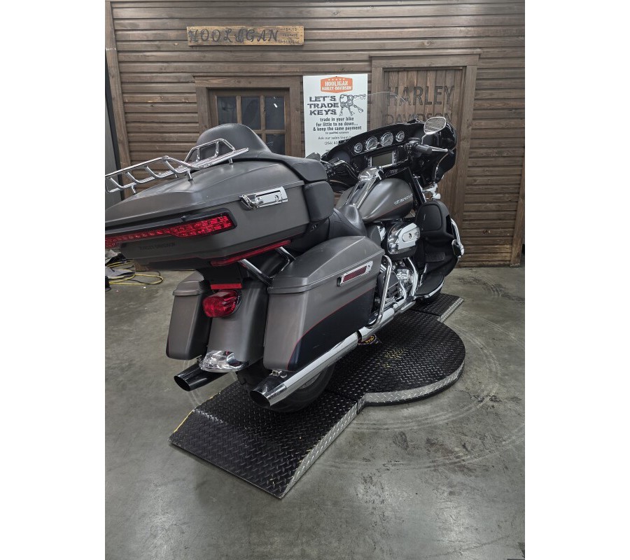 2018 Harley-Davidson® Ultra Limited INDGRYDNM/BLKDM W/PINSTRIPE
