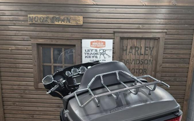 2018 Harley-Davidson® Ultra Limited INDGRYDNM/BLKDM W/PINSTRIPE