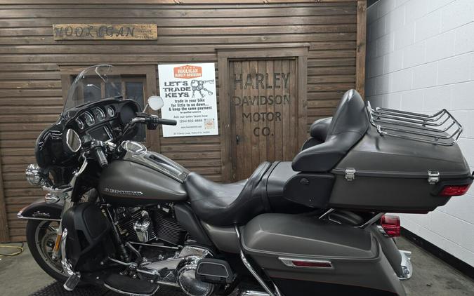 2018 Harley-Davidson® Ultra Limited INDGRYDNM/BLKDM W/PINSTRIPE
