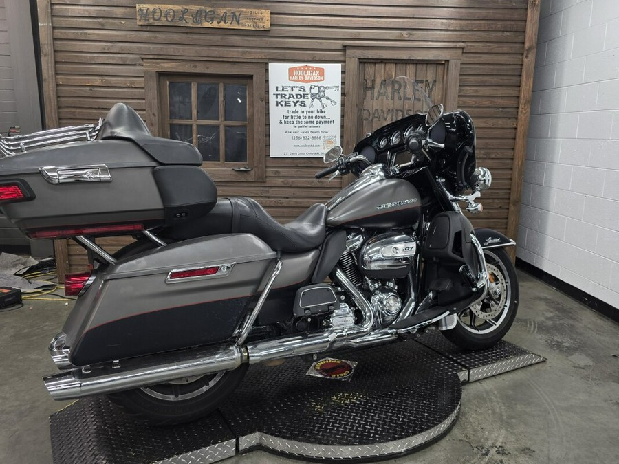2018 Harley-Davidson® Ultra Limited INDGRYDNM/BLKDM W/PINSTRIPE