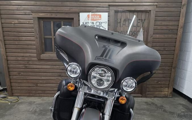 2018 Harley-Davidson® Ultra Limited INDGRYDNM/BLKDM W/PINSTRIPE