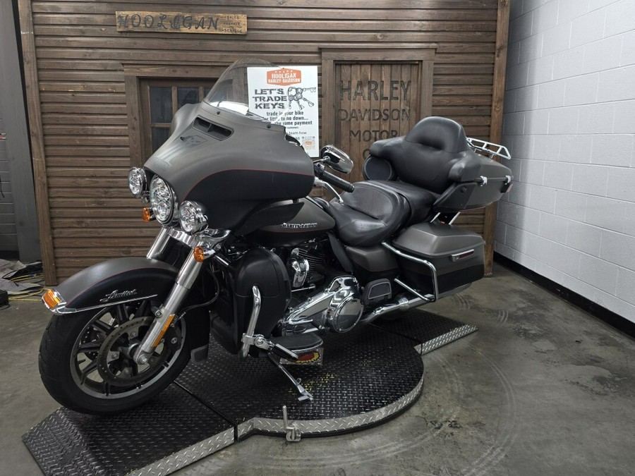 2018 Harley-Davidson® Ultra Limited INDGRYDNM/BLKDM W/PINSTRIPE