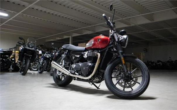 2023 Triumph Speed Twin 900 Chrome Edition Red Hopper