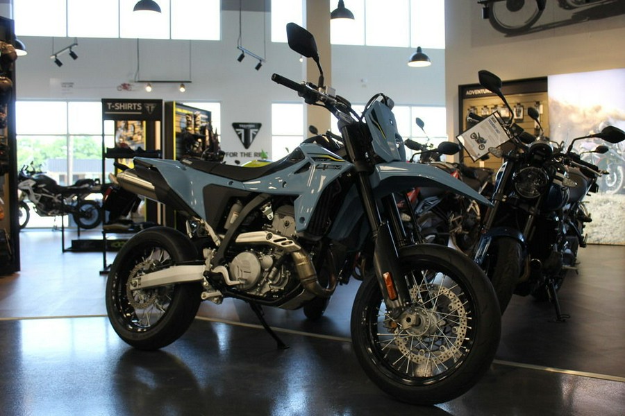 2025 Suzuki DR-Z 400SM