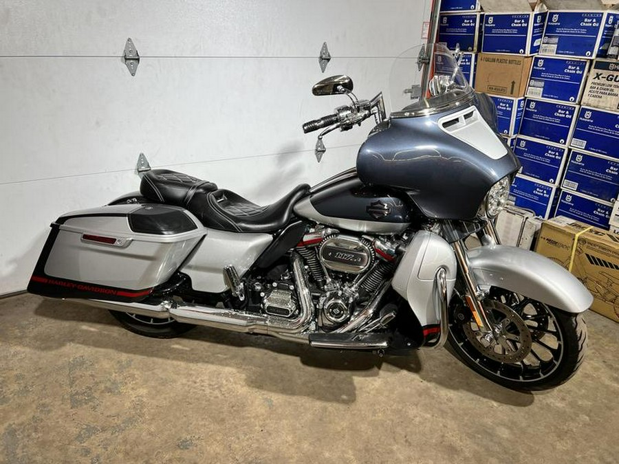 2019 Harley-Davidson® Street Glide CVO Street Glide FLHXSE