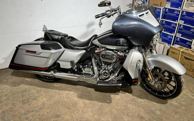 2019 Harley-Davidson® Street Glide CVO Street Glide FLHXSE