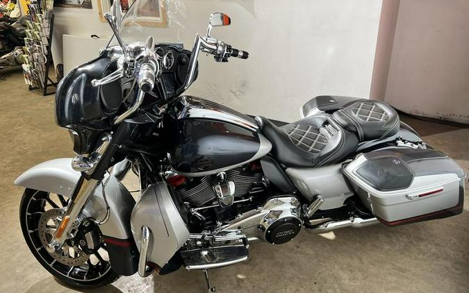 2019 Harley-Davidson® Street Glide CVO Street Glide FLHXSE