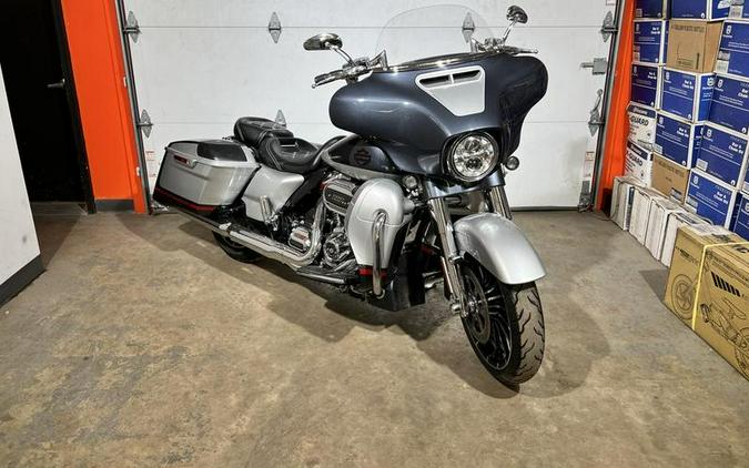 2019 Harley-Davidson® Street Glide CVO Street Glide FLHXSE