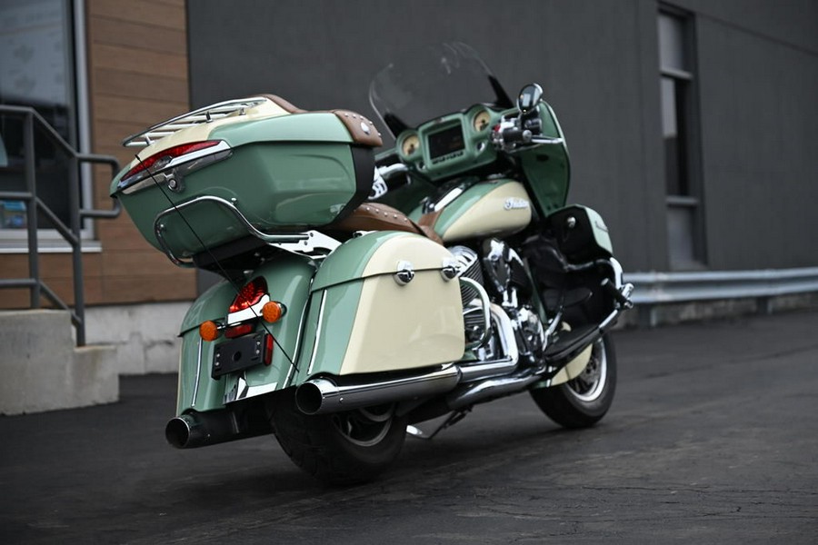2017 Indian Motorcycle® Roadmaster® Willow Green Over Ivory Cream