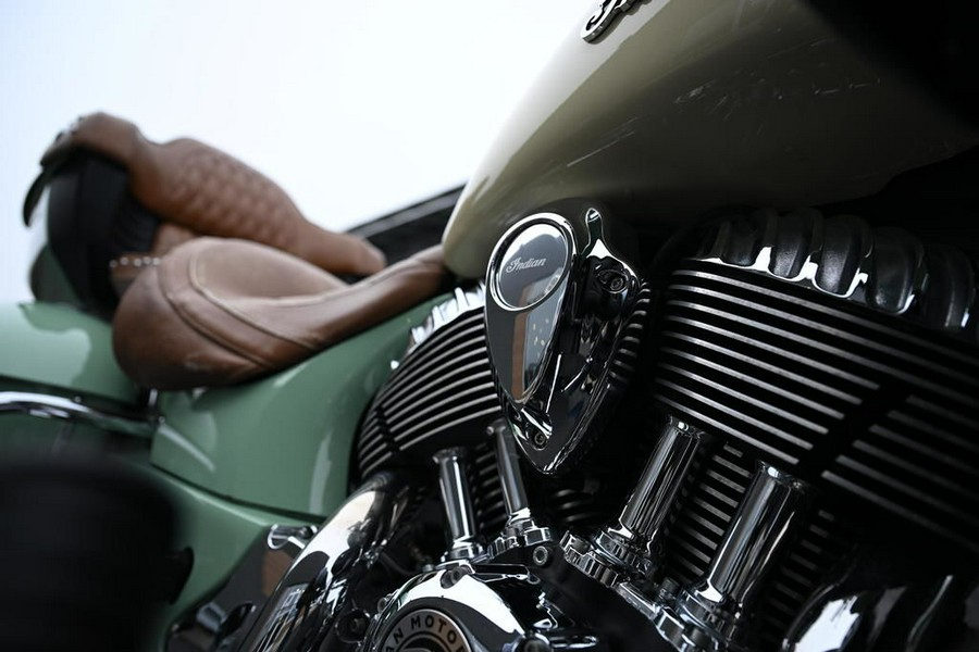 2017 Indian Motorcycle Roadmaster Willow Green Over Ivory Cream