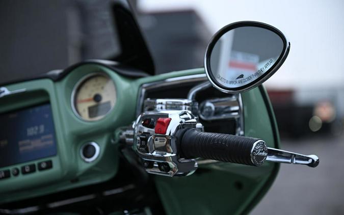 2017 Indian Motorcycle® Roadmaster® Willow Green Over Ivory Cream