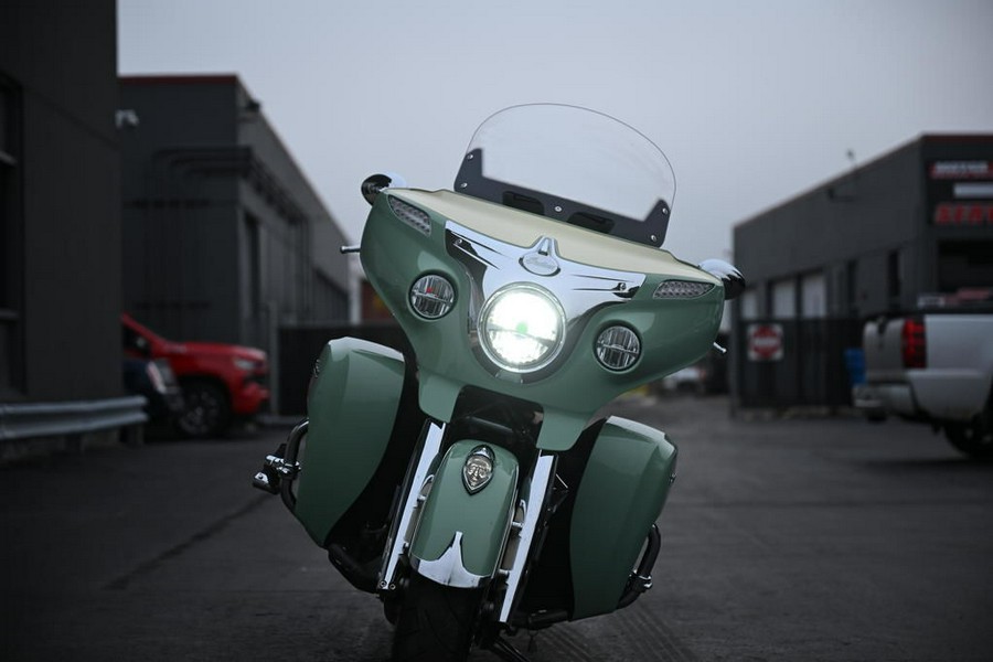 2017 Indian Motorcycle Roadmaster Willow Green Over Ivory Cream