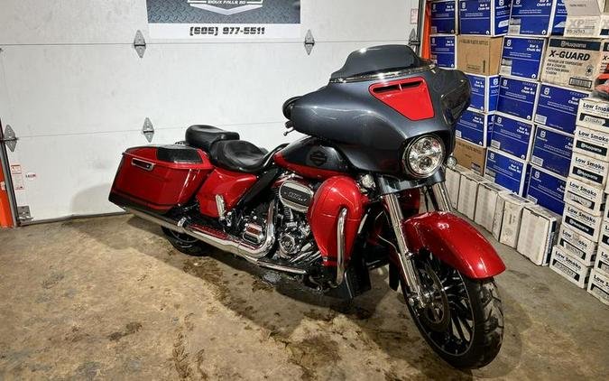 2019 Harley-Davidson® Street Glide CVO Street Glide FLHXSE