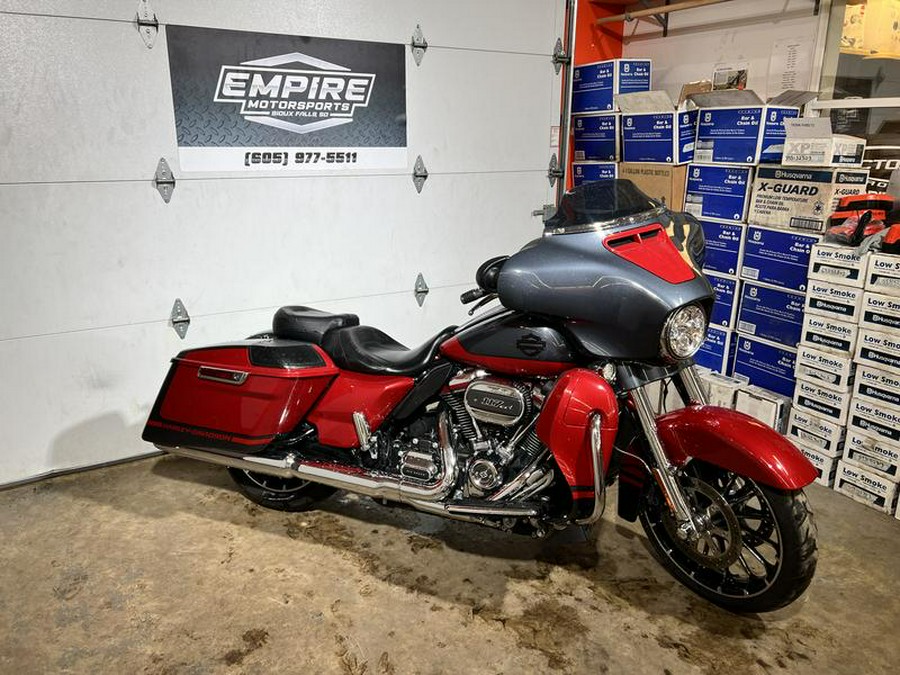 2019 Harley-Davidson® Street Glide CVO Street Glide FLHXSE