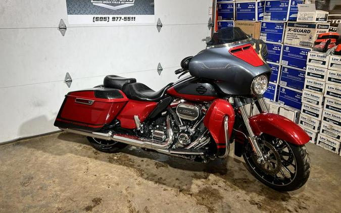 2019 Harley-Davidson® Street Glide CVO Street Glide FLHXSE