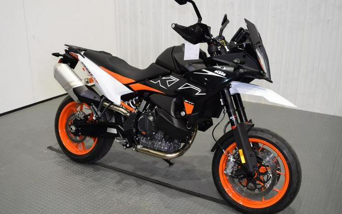 2024 KTM 890 SMT