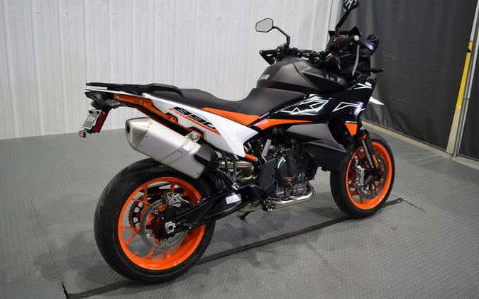 2024 KTM 890 SMT