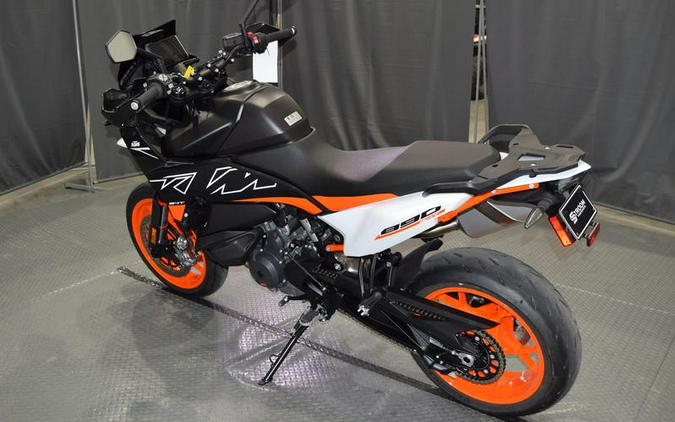 2024 KTM 890 SMT