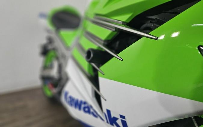 2024 Kawasaki Ninja® ZX™-14R 40th Anniversary Edition ABS