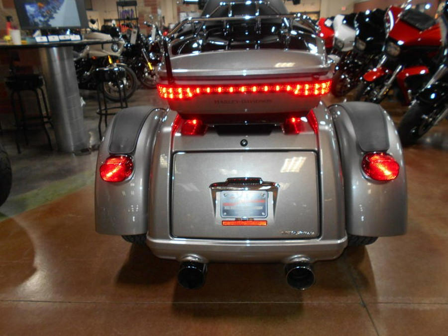 2016 Harley-Davidson® FLHTCUTG - Tri Glide® Ultra