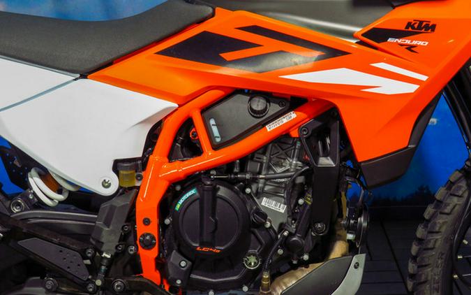 2025 KTM Enduro 390 R