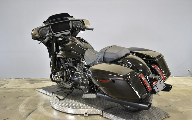 2026 Harley-Davidson Street Glide FLHX