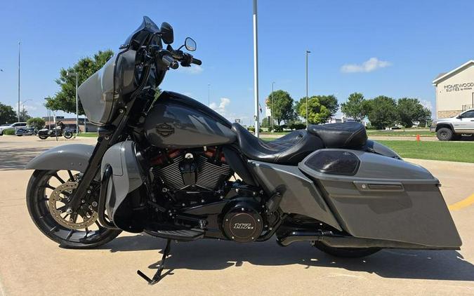 2018 Harley-Davidson® FLHXSE - CVO™ Street Glide®