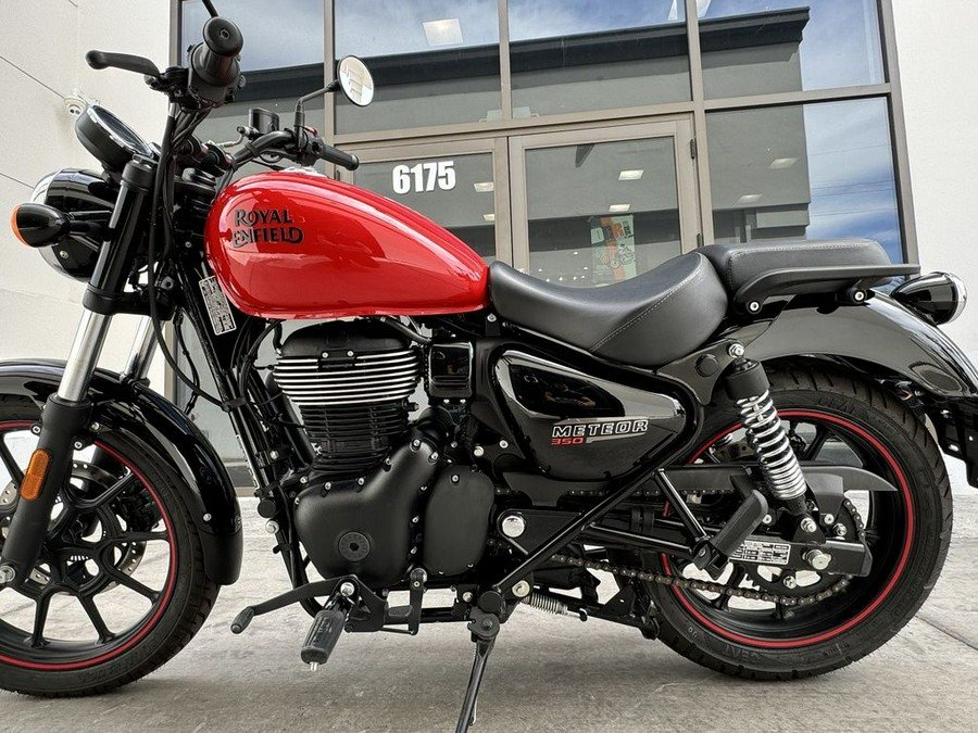 2022 Royal Enfield Meteor 350 Fireball Red