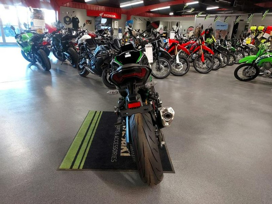 2025 Kawasaki Z900 SE ABS