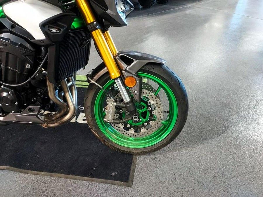 2025 Kawasaki Z900 SE ABS