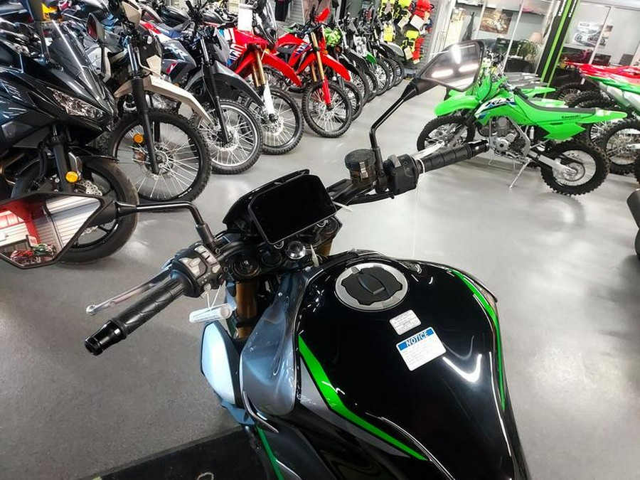 2025 Kawasaki Z900 SE ABS