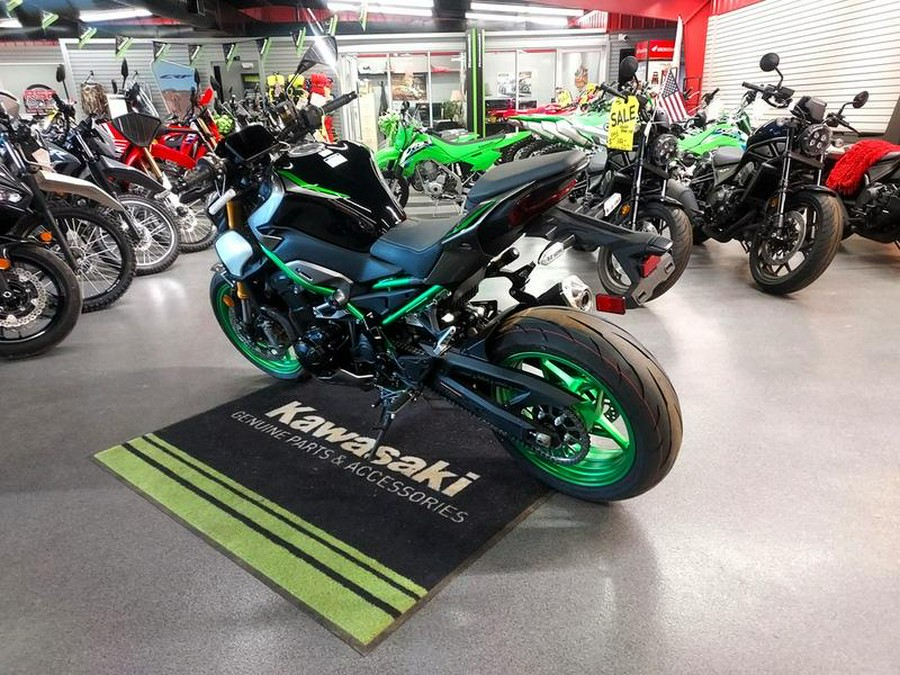 2025 Kawasaki Z900 SE ABS