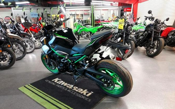 2025 Kawasaki Z900 SE ABS