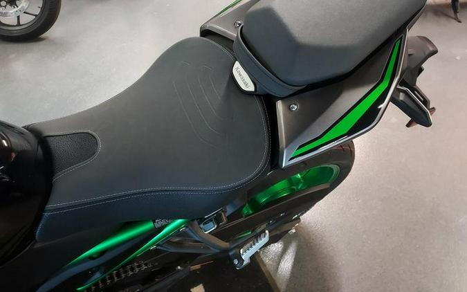 2025 Kawasaki Z900 SE ABS