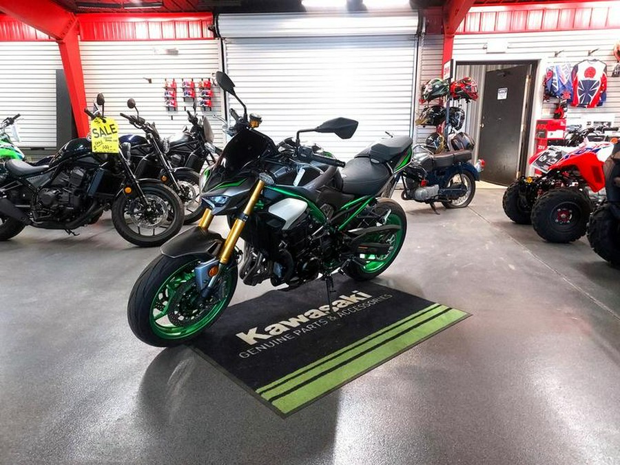 2025 Kawasaki Z900 SE ABS