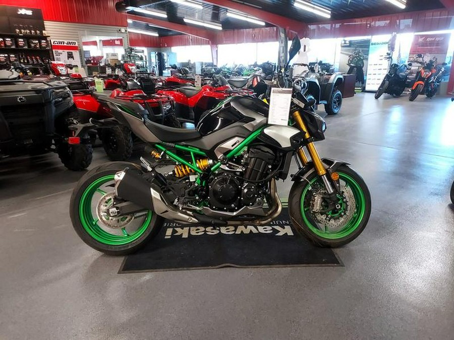 2025 Kawasaki Z900 SE ABS