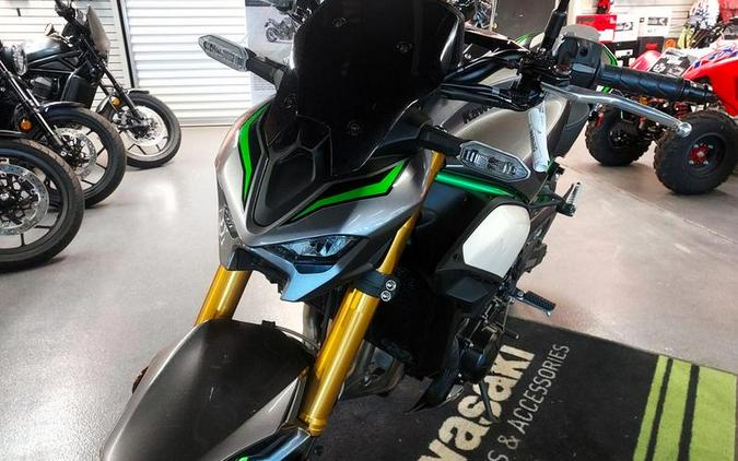 2025 Kawasaki Z900 SE ABS