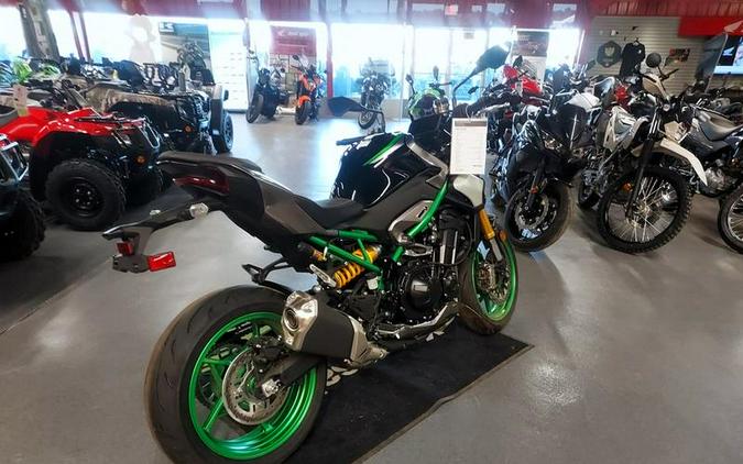 2025 Kawasaki Z900 SE ABS