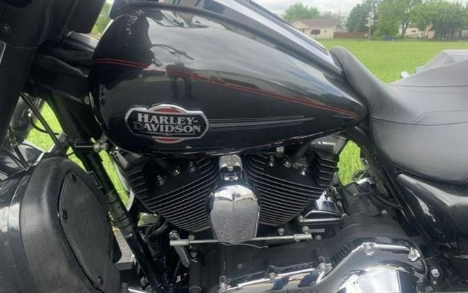 2009 Harley-Davidson® FLHTCU - Ultra Classic® Electra Glide®