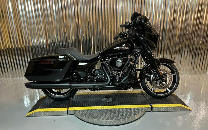 2025 Harley-Davidson FLHX - Street Glide