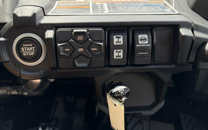 2027 Can-Am Commander XT 700