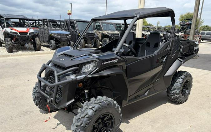 2027 Can-Am Commander XT 700