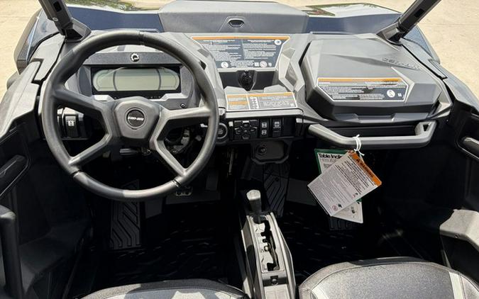 2027 Can-Am Commander XT 700